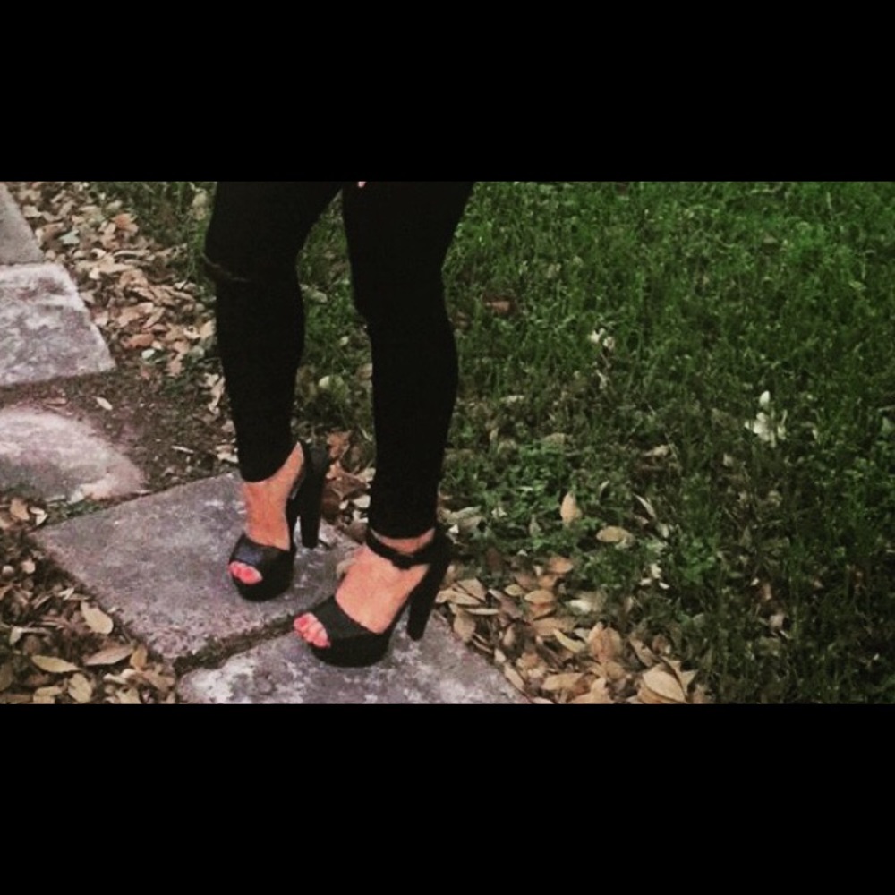Steve Madden Black "Gingeer"